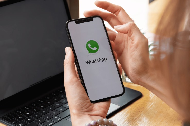 WhatsApp fa felice gli utenti, arriva la novità videomessaggi: come funziona e come inviarli