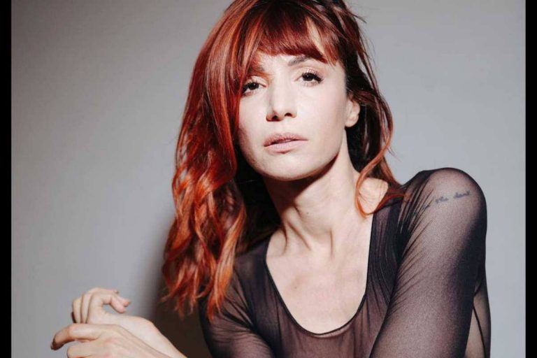 Andrea Delogu: Talento, Ironia E Il Suo Mondo Senza Filtri