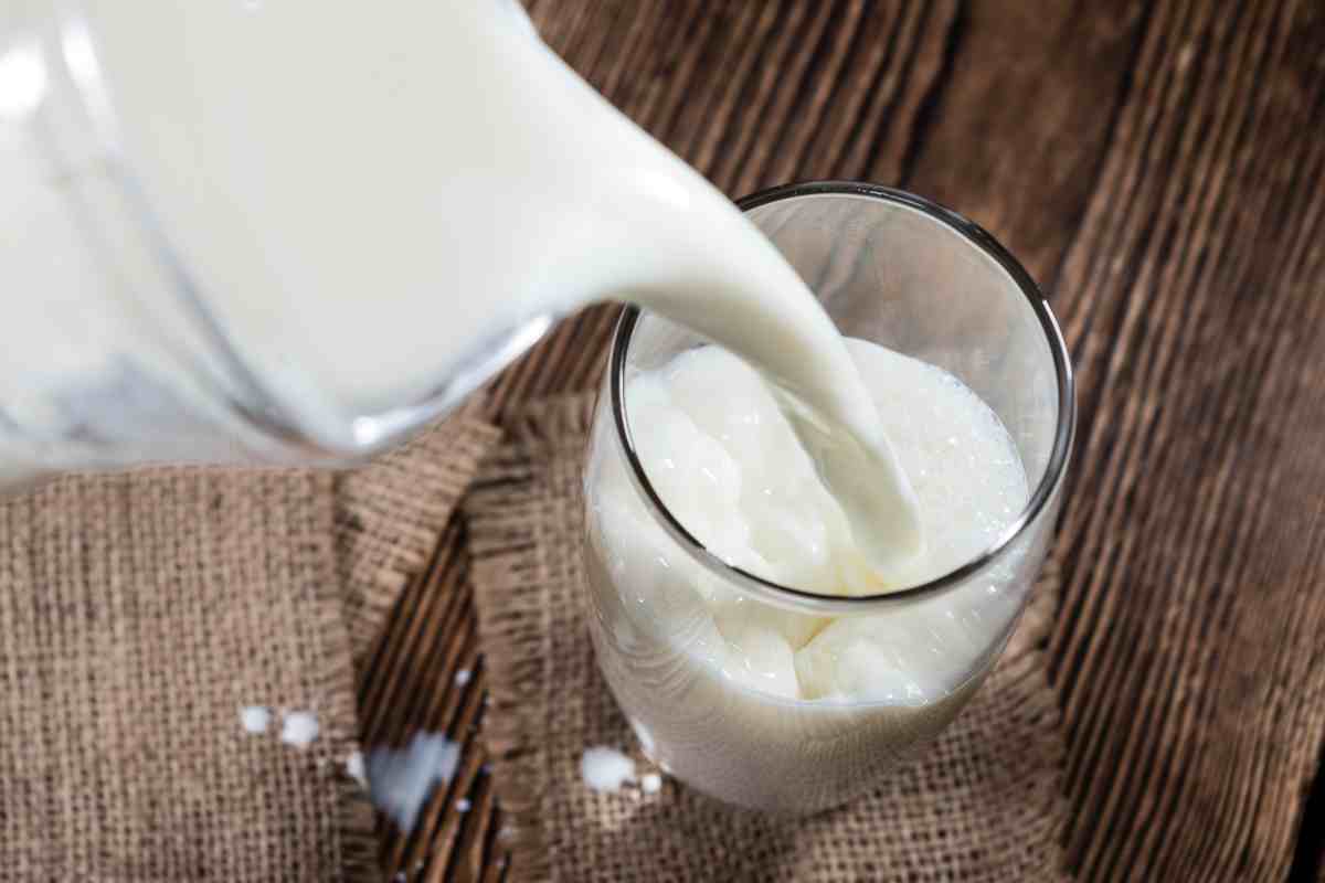 Latte, i benefici sulla pelle del viso