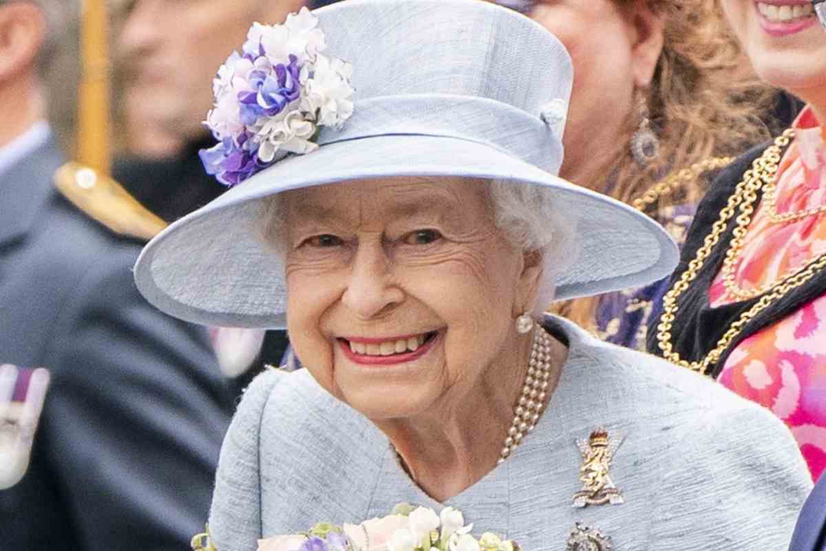 Regina Elisabetta II lettera apribile nel 2085