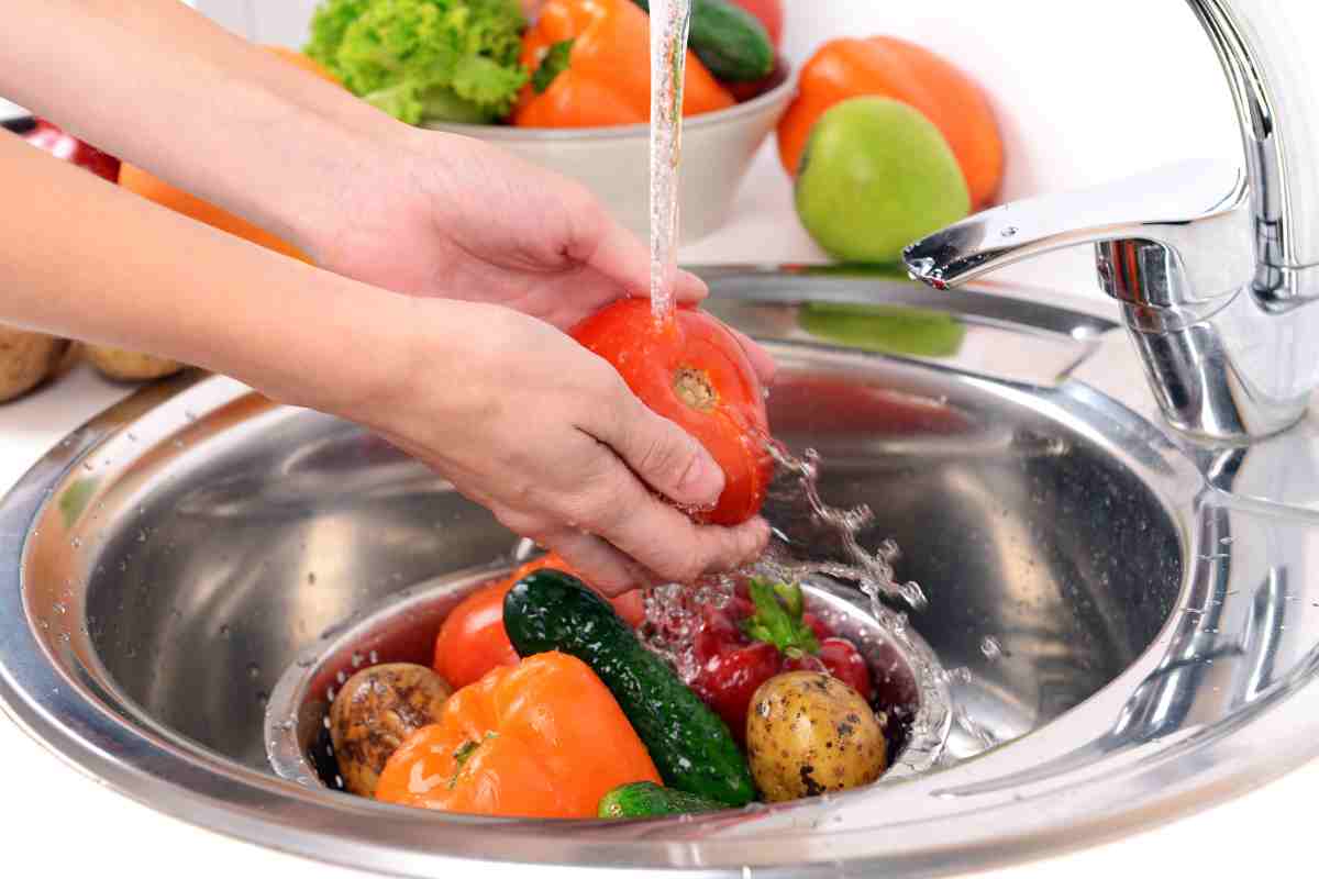 Come eliminare i batteri da frutta e verdura